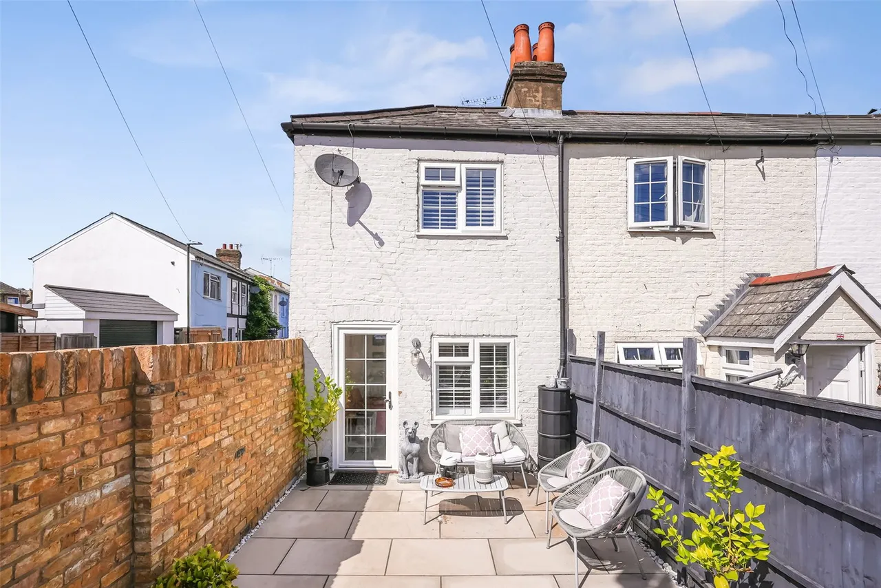 2 bed house for sale — Parrs Place, Hampton, TW12 2NJ