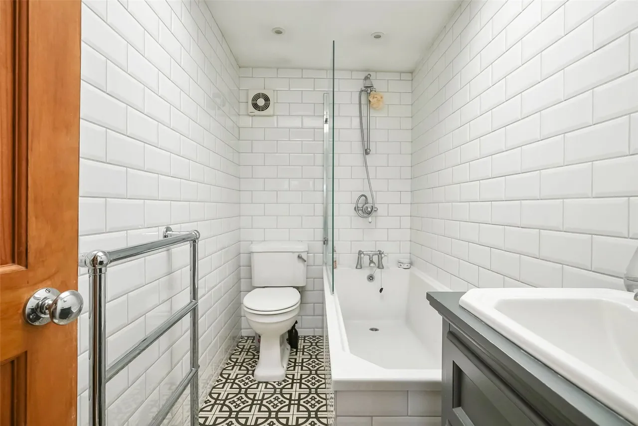 Parrs Place, Hampton, TW12 2NJ, photo 9