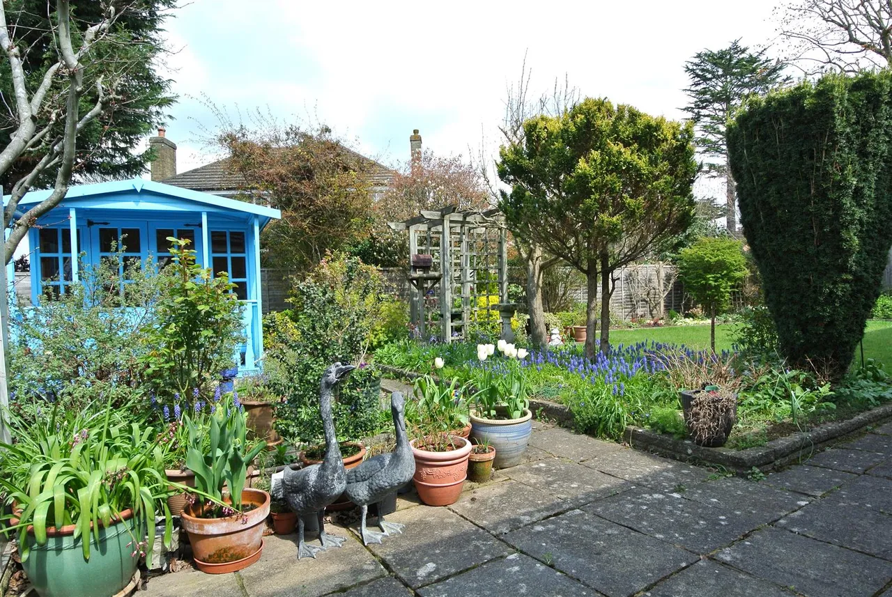 Barley Mow Road, Englefield Green, Surrey, TW20 0NT, photo 20