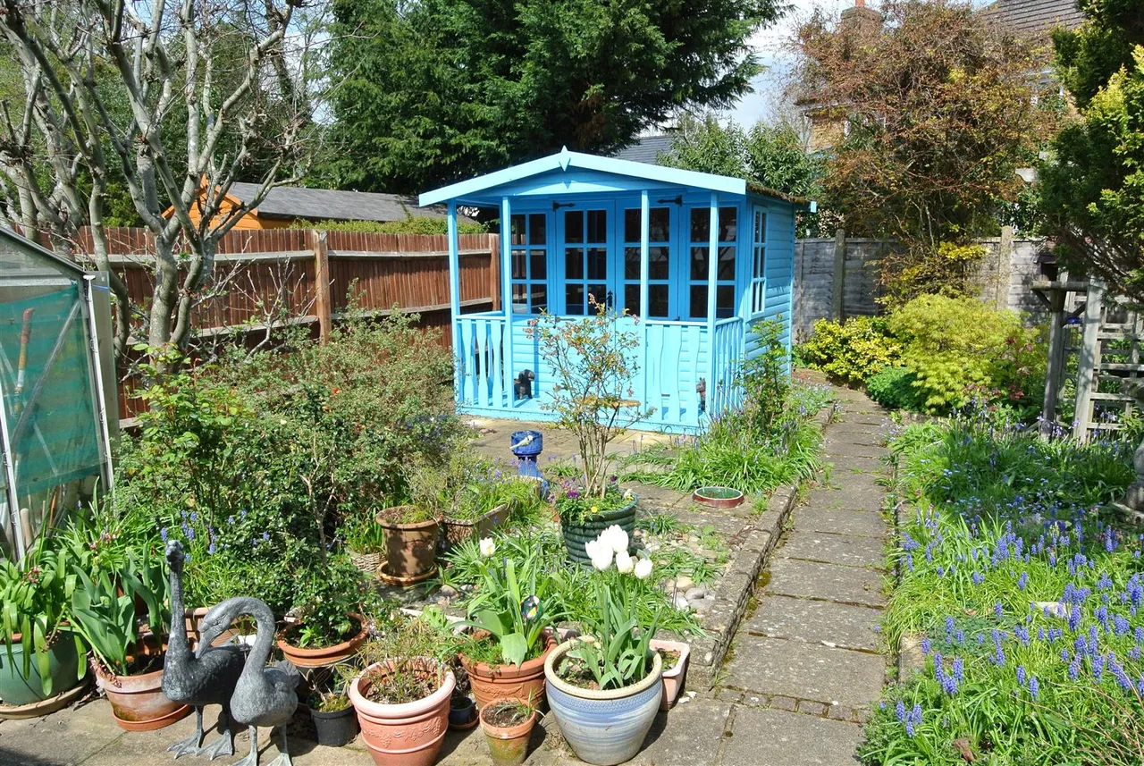 Barley Mow Road, Englefield Green, Surrey, TW20 0NT, photo 24