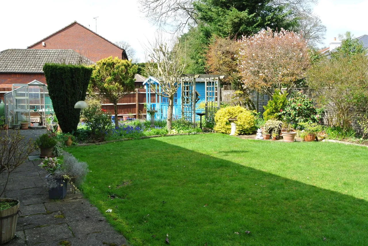 Barley Mow Road, Englefield Green, Surrey, TW20 0NT, photo 21