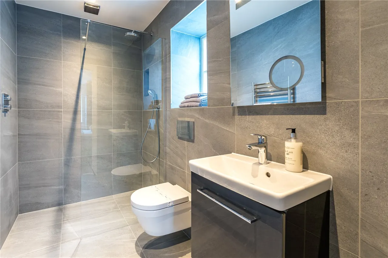 Bonville House, Hampton, TW12 2SX, photo 13