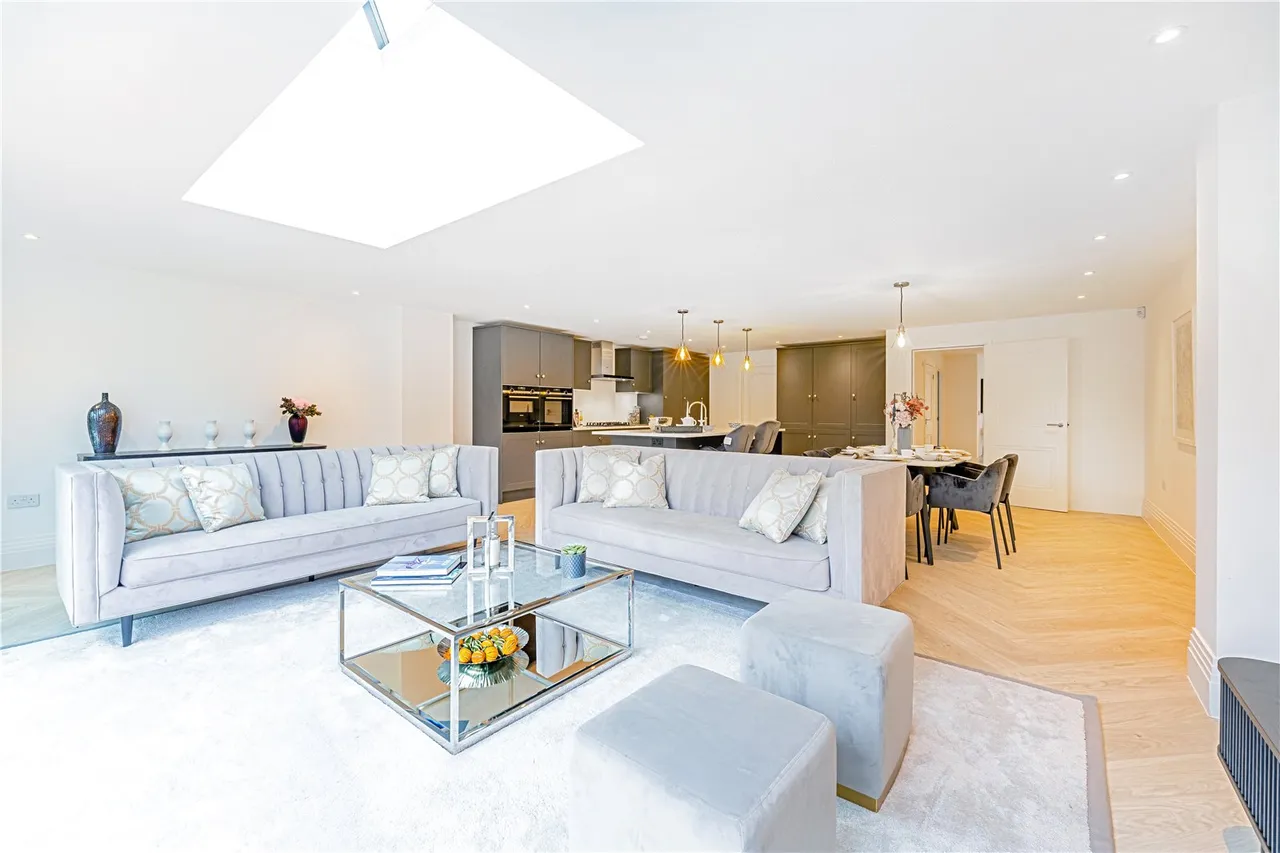 Bonville House, Hampton, TW12 2SX, photo 3