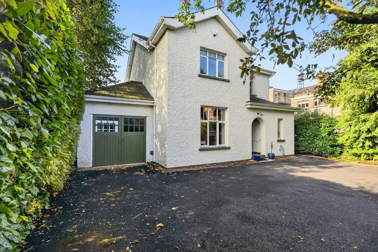 Off Malone Road, Belfast, BT9, photo 4