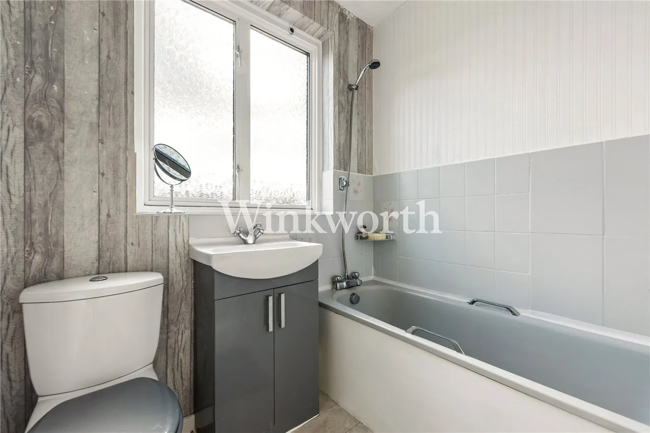 Ash Grove, London, N13, photo 5