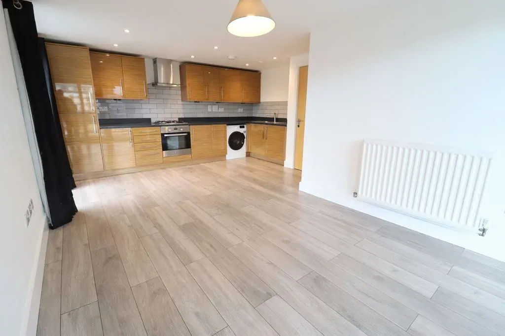 Princes Way, Bletchley, Milton Keynes, Buckinghamshire, MK2 2FB, photo 2