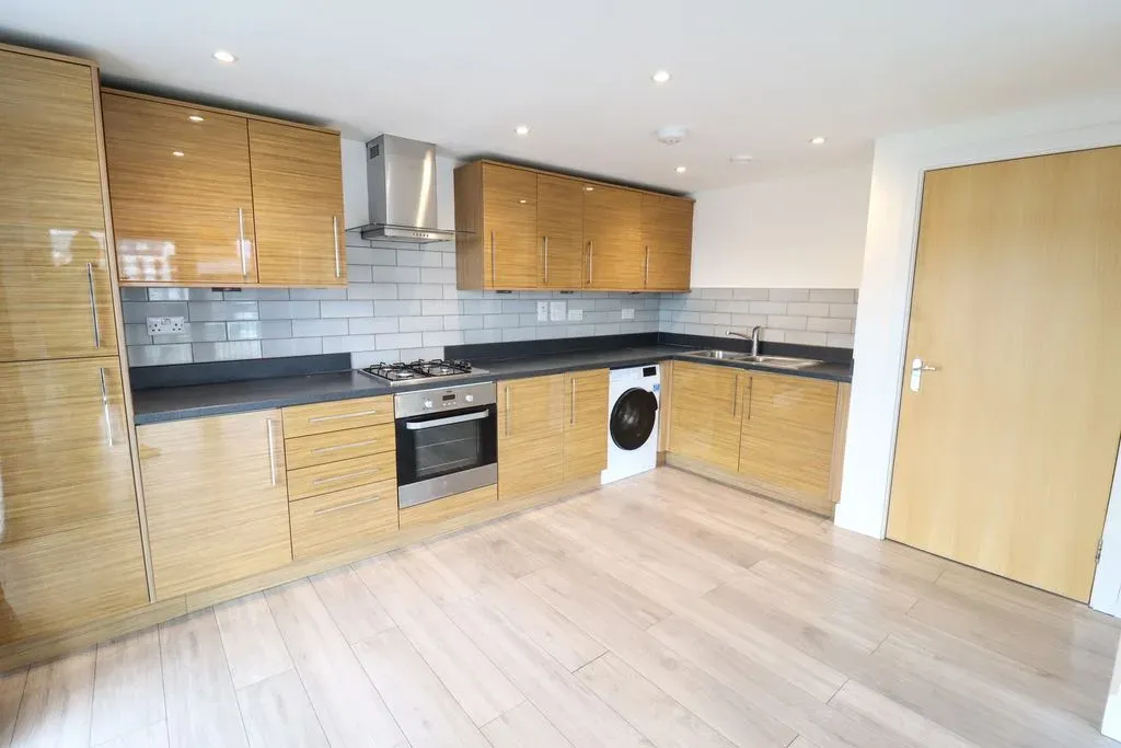 Princes Way, Bletchley, Milton Keynes, Buckinghamshire, MK2 2FB, photo 6