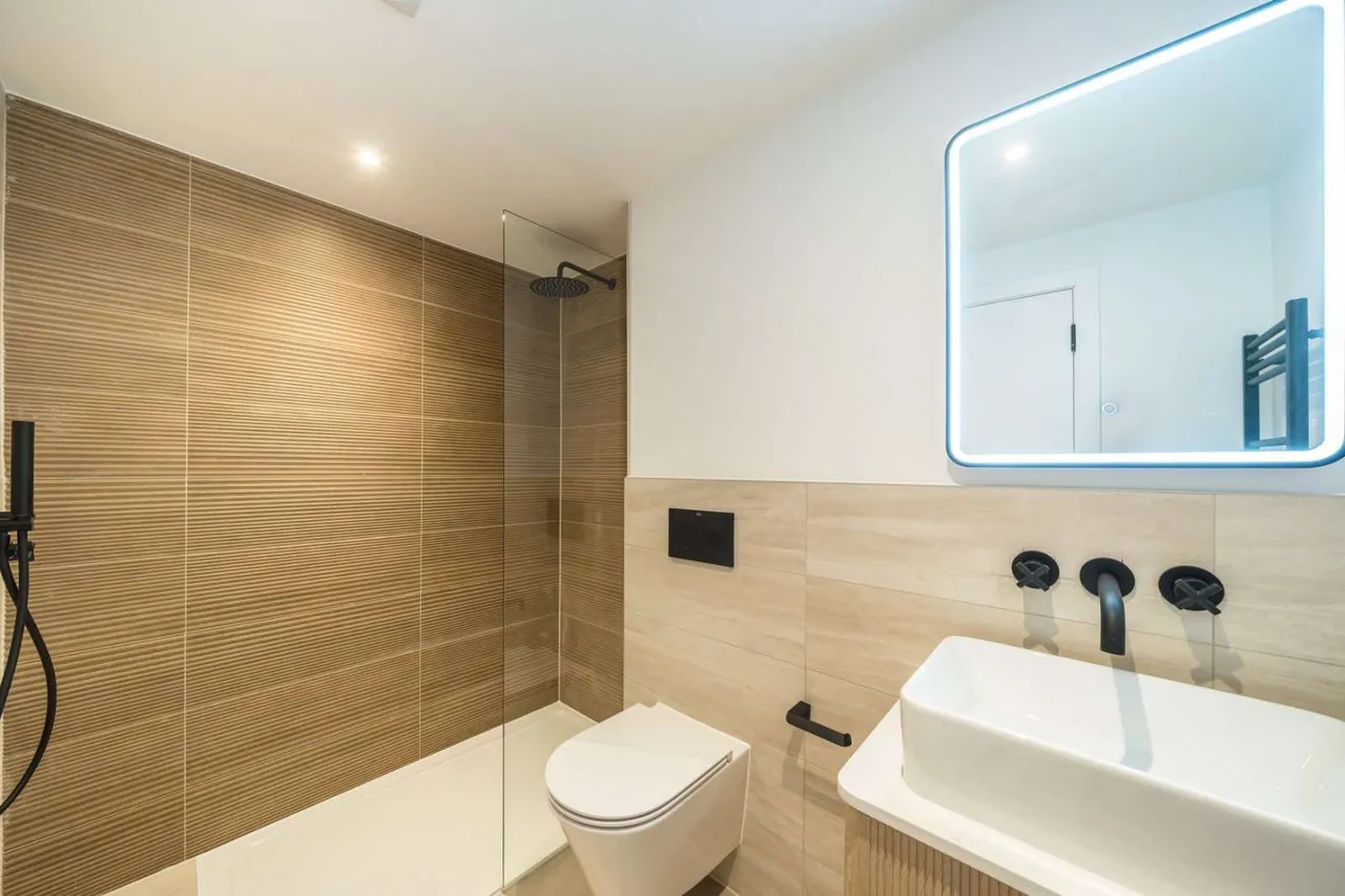 Thornton Heights, Hillside, SW19, photo 13