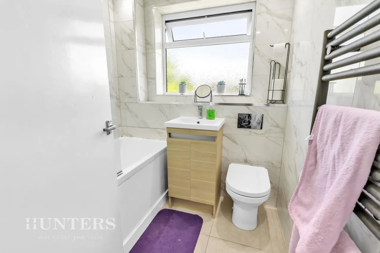 Chichester Close, Smithy Bridge, OL15, photo 21
