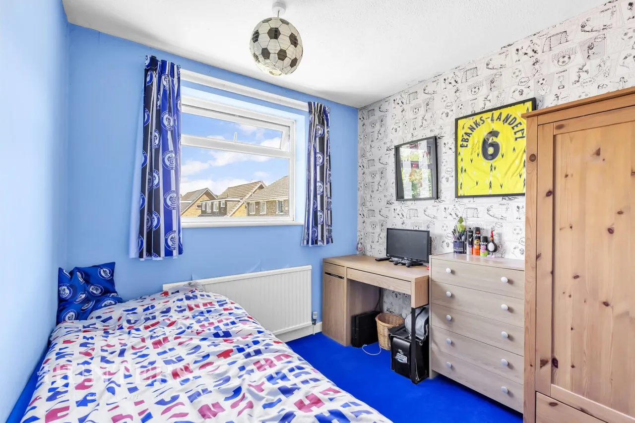 Chichester Close, Smithy Bridge, OL15, photo 18