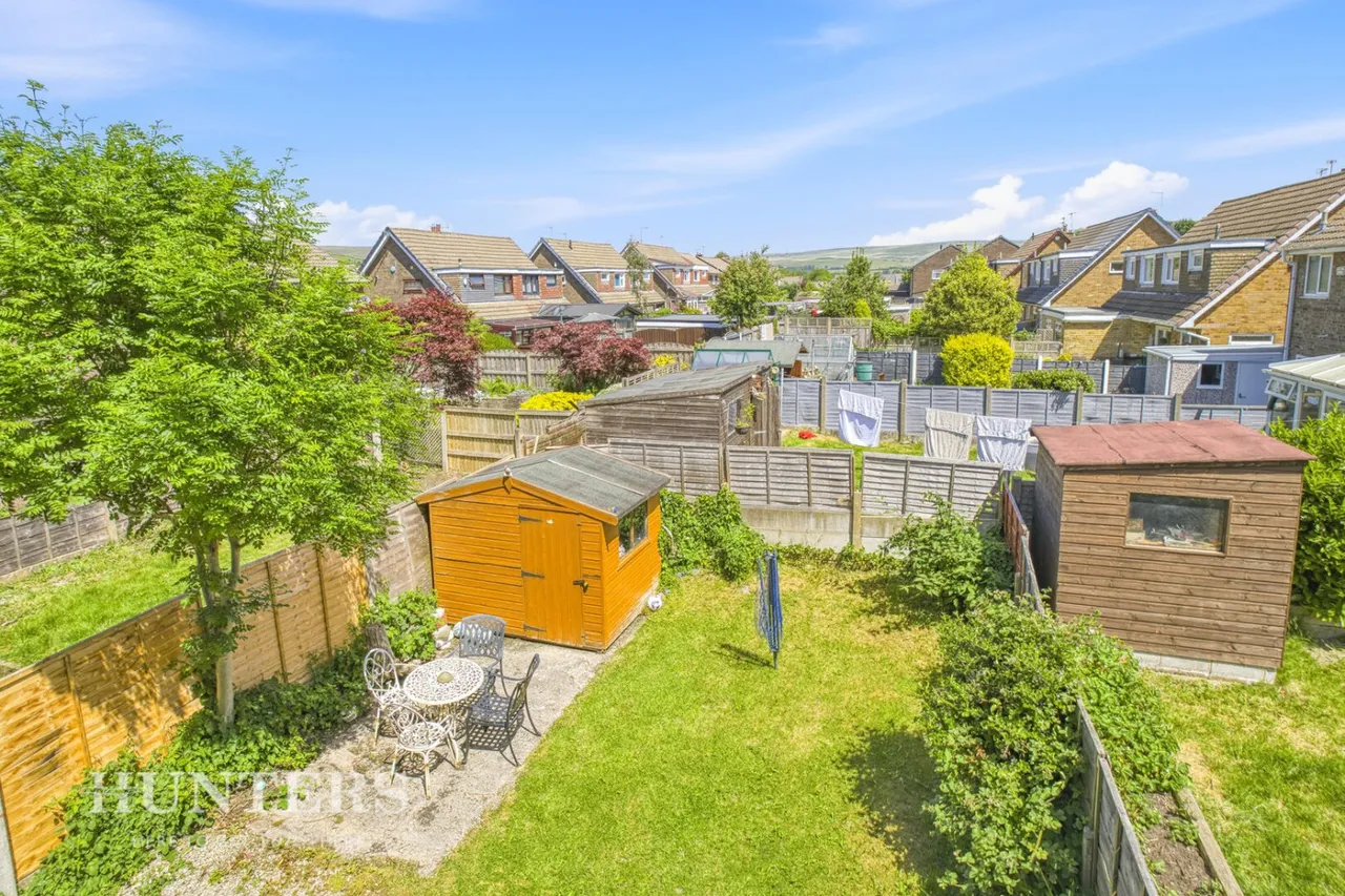Chichester Close, Smithy Bridge, OL15, photo 4