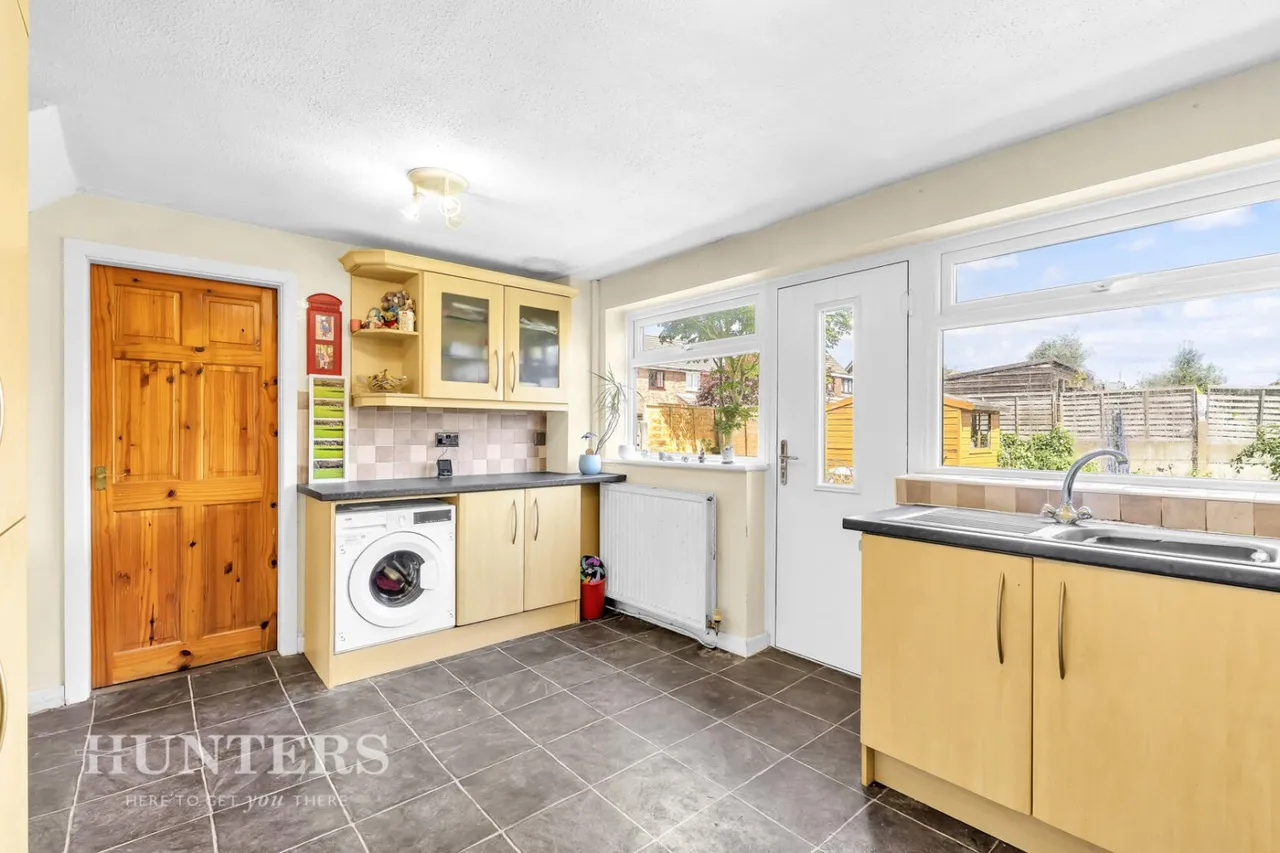 Chichester Close, Smithy Bridge, OL15, photo 10