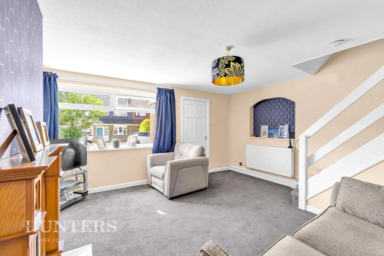 Chichester Close, Smithy Bridge, OL15, photo 7