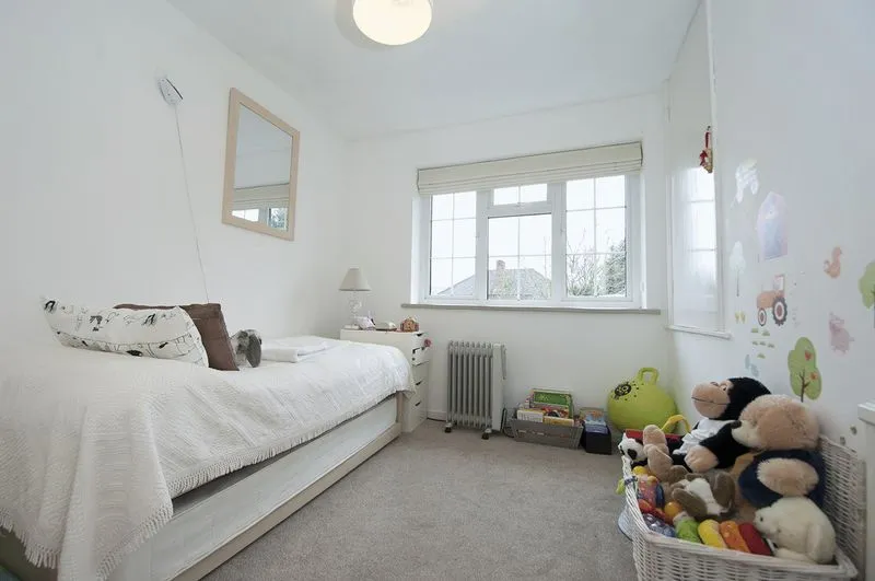 Gladsmuir Close, Walton-On-Thames KT12 3JD, photo 9