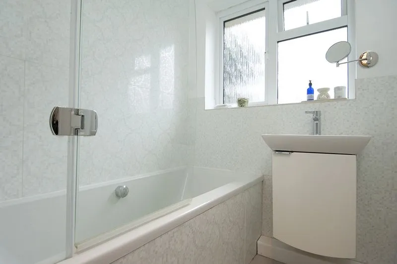 Gladsmuir Close, Walton-On-Thames KT12 3JD, photo 10