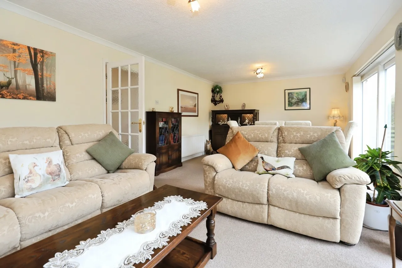 Bronte Drive, Kidderminster, DY10, photo 5