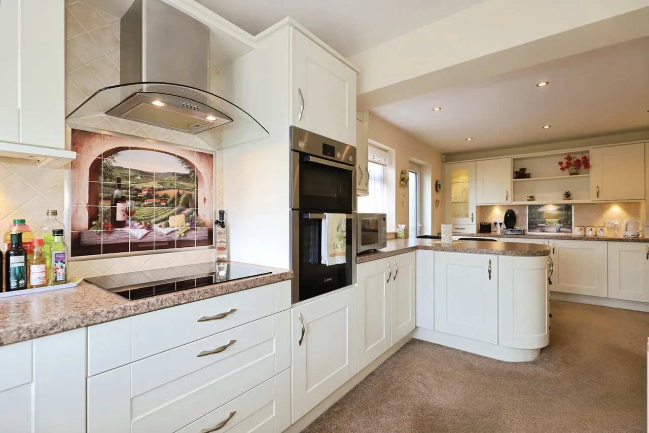Bronte Drive, Kidderminster, DY10, photo 4