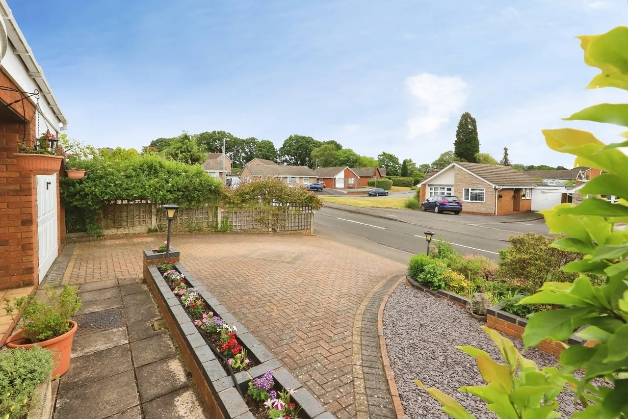 Bronte Drive, Kidderminster, DY10, photo 26