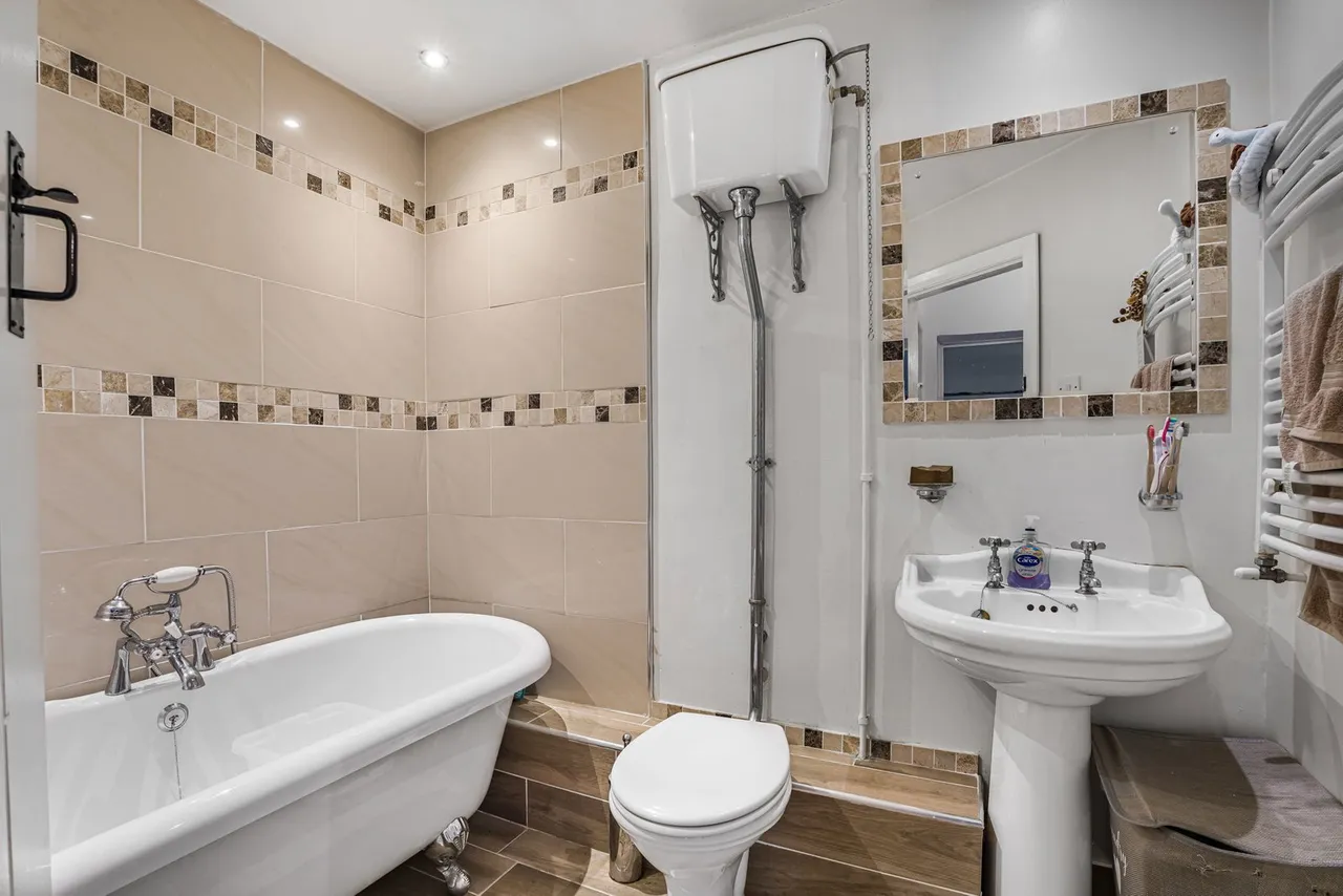 Station Road, Bishops Cleeve, GL52, photo 19