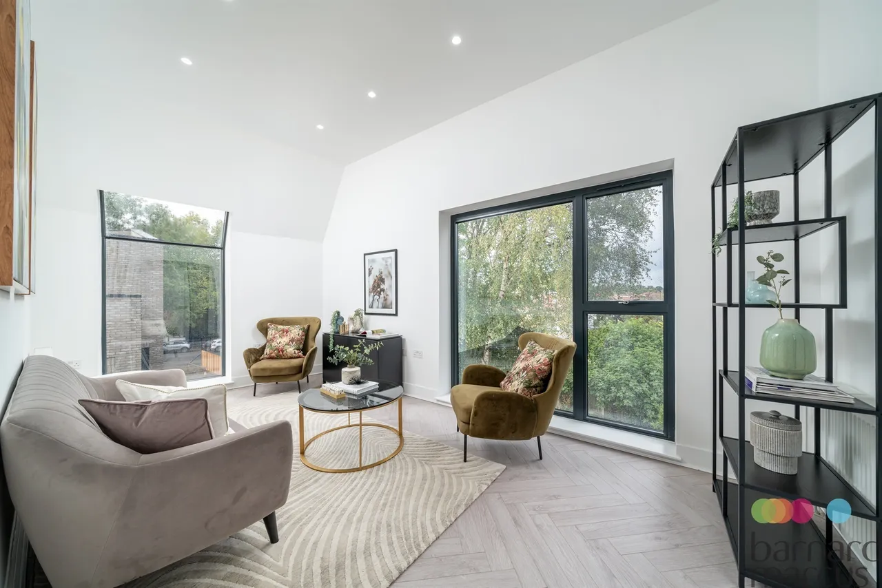 Powys Mews, Palmers Green, London, N13, photo 3