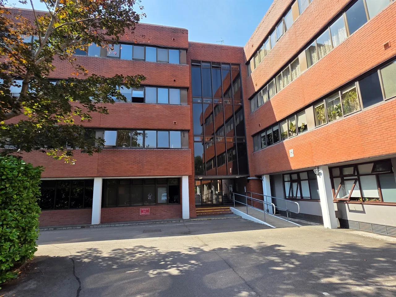 2 bed flat for sale — Walton Street, Aylesbury