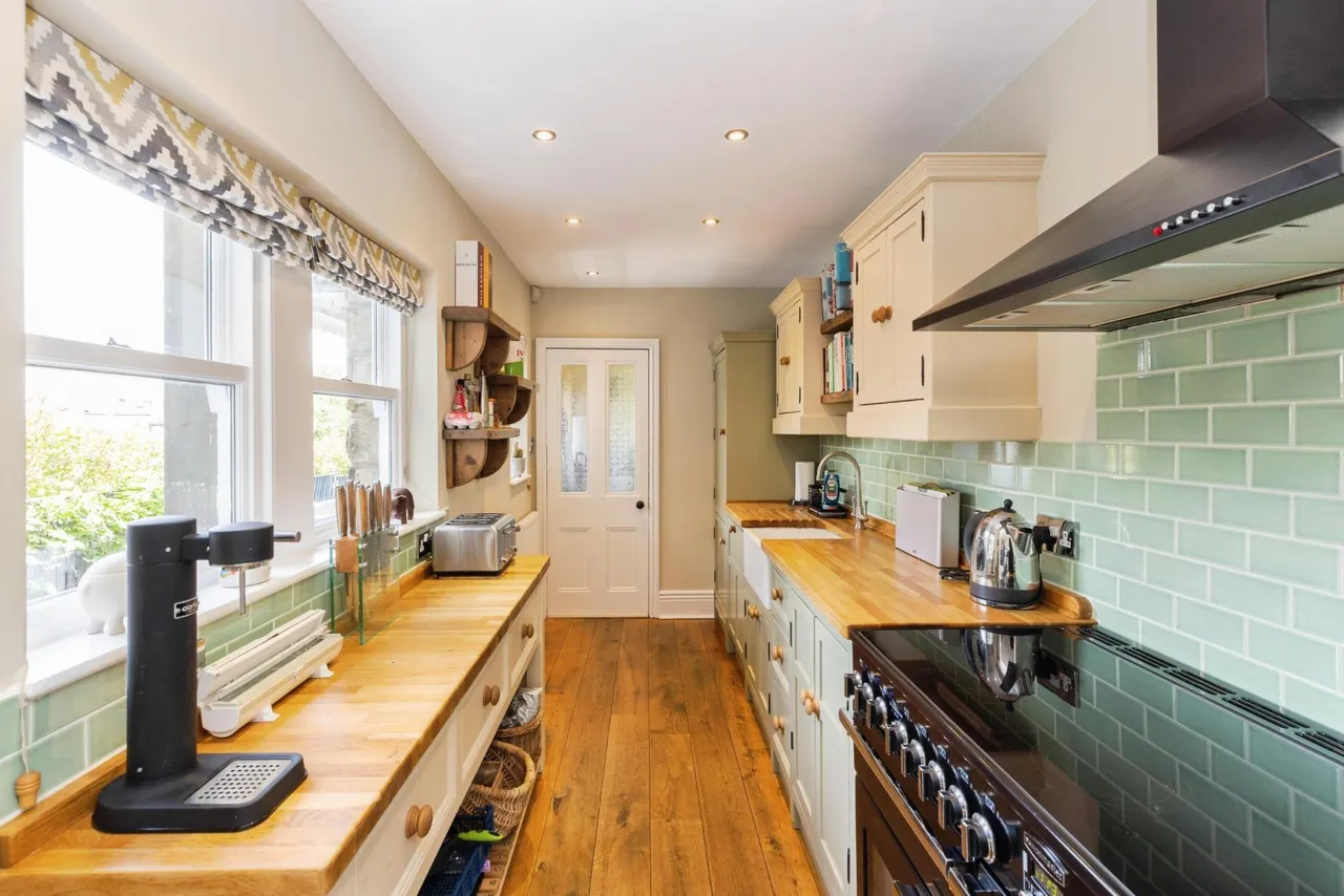 Westville Avenue, Ilkley, LS29, photo 4