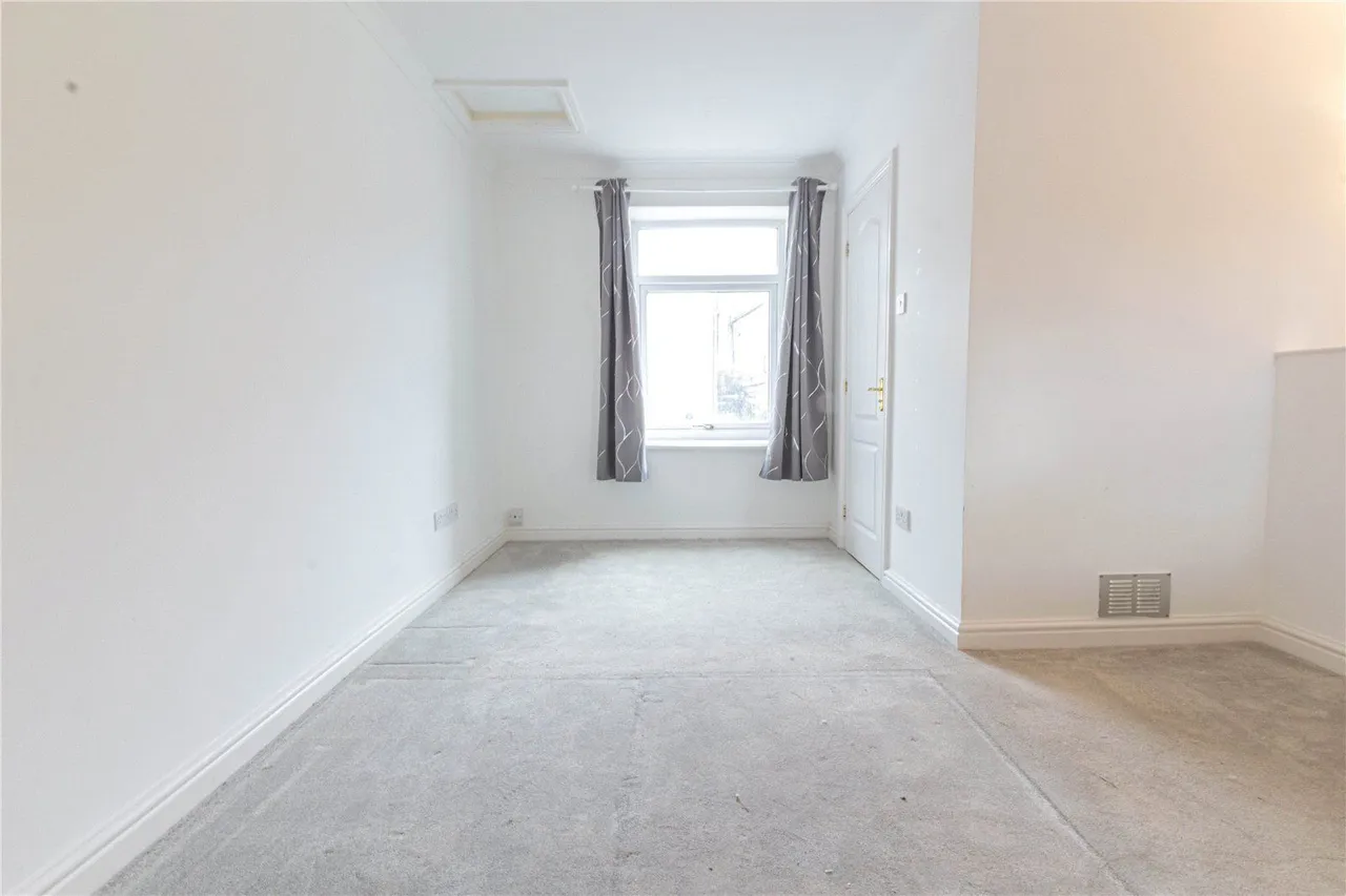 Huddersfield Road, Mirfield, WF14, photo 10