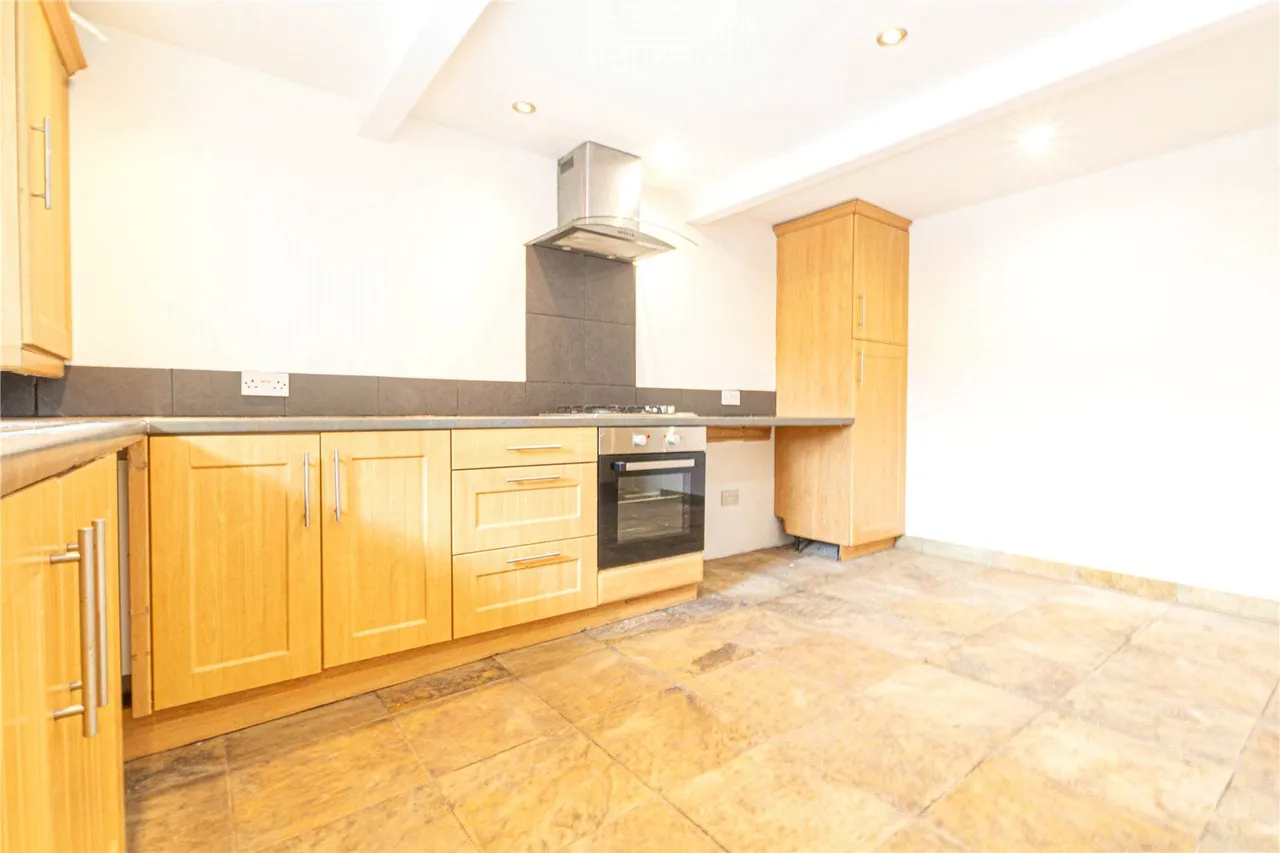 Huddersfield Road, Mirfield, WF14, photo 7