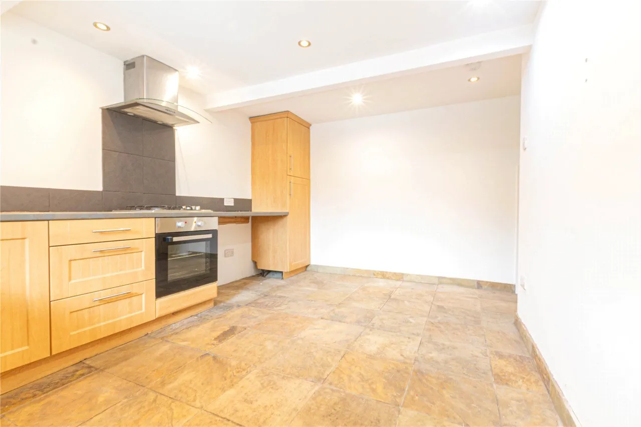 Huddersfield Road, Mirfield, WF14, photo 5