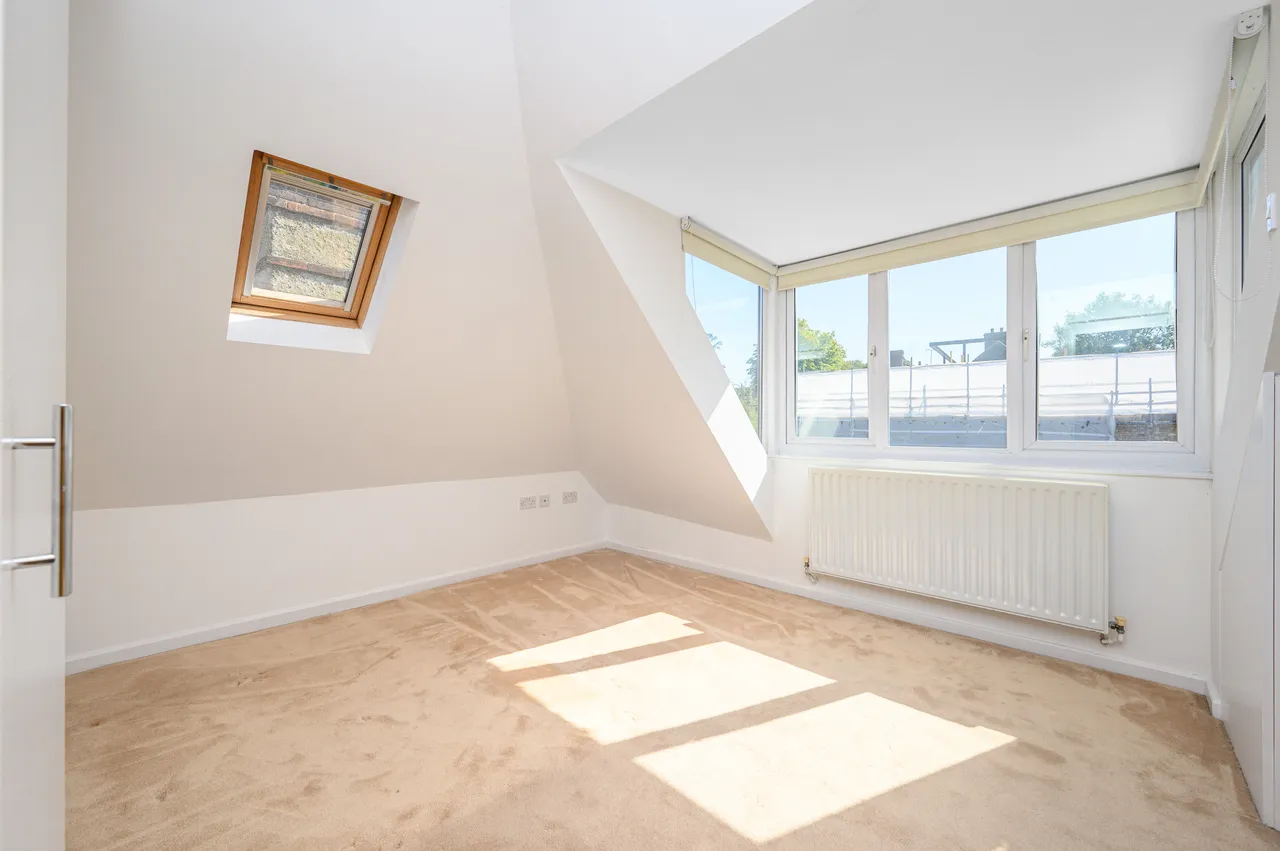Second Floor Flat 3, 558 Finchley Road, London, photo 5