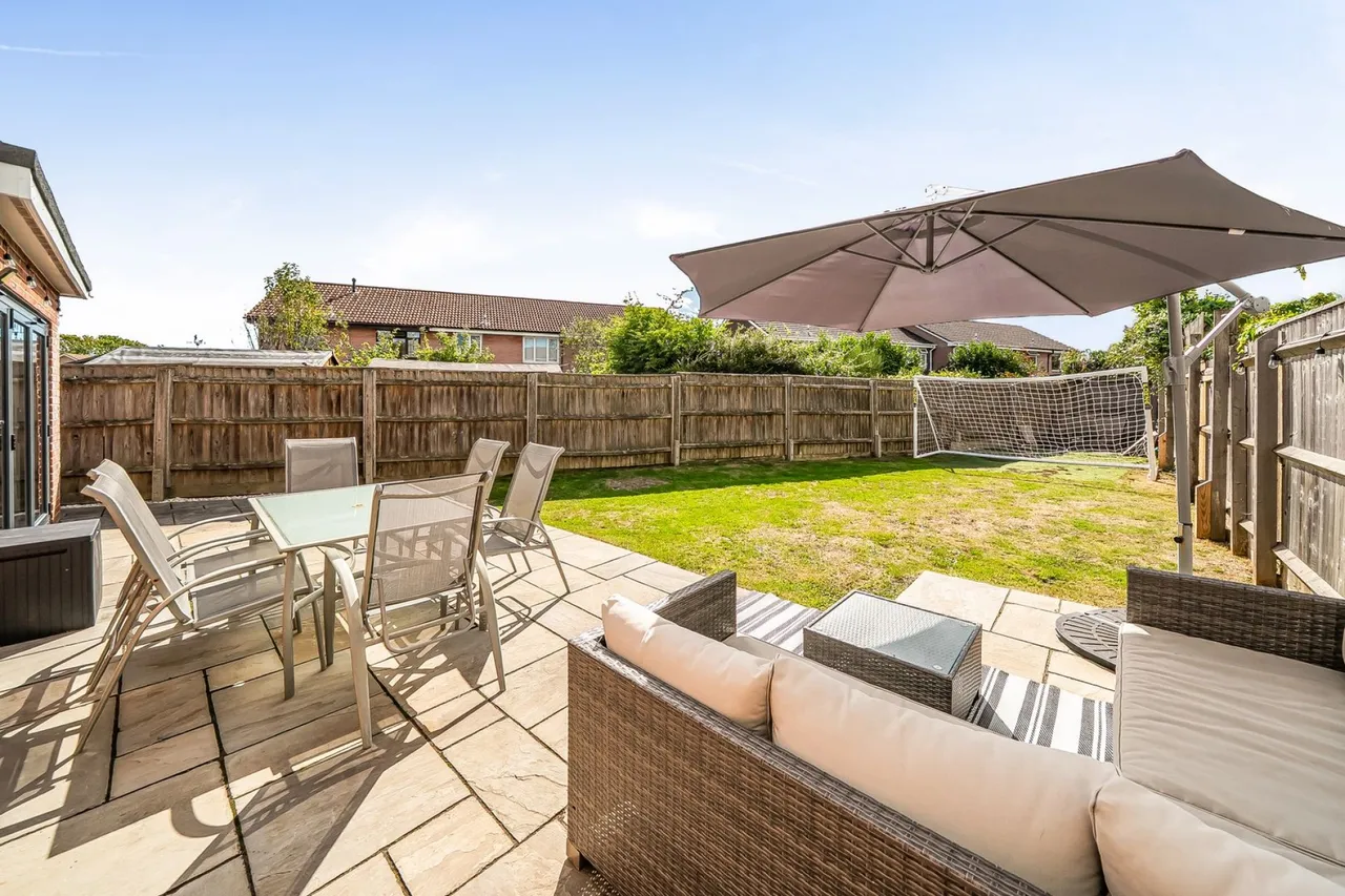 Meadowlands, Lymington, SO41, photo 3