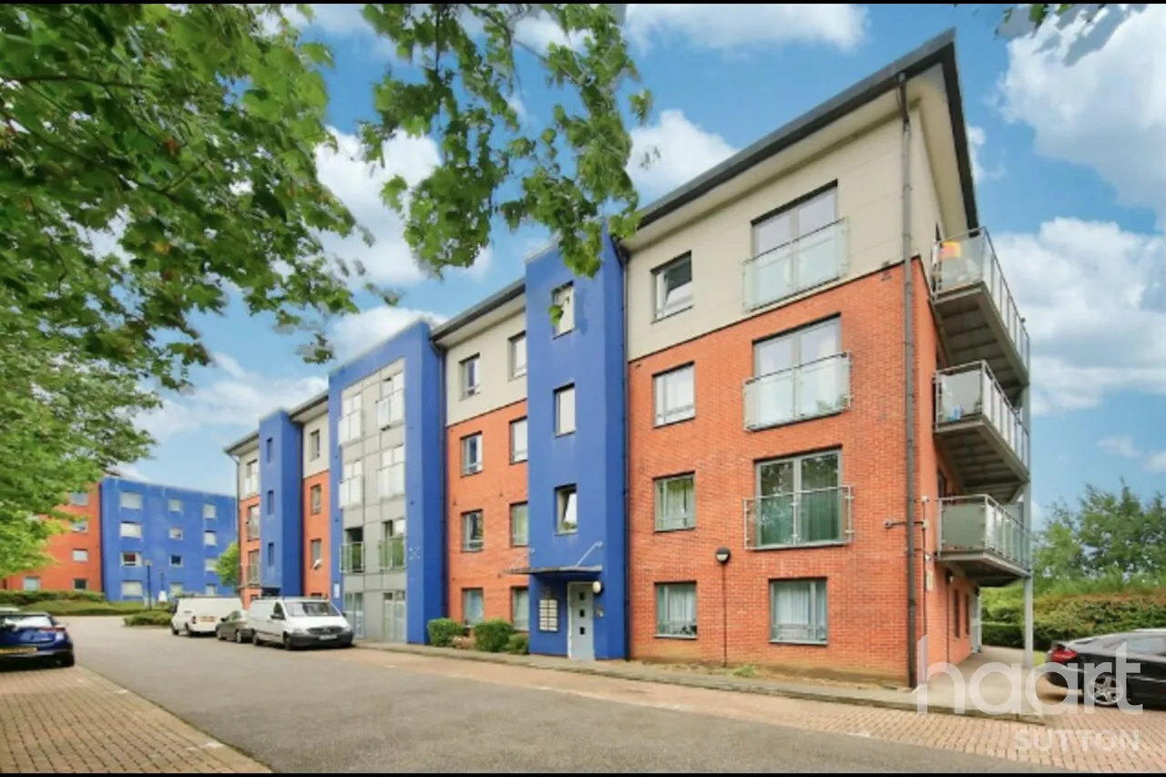 2 bed flat for sale, Cleeve Way, Sutton, SM1