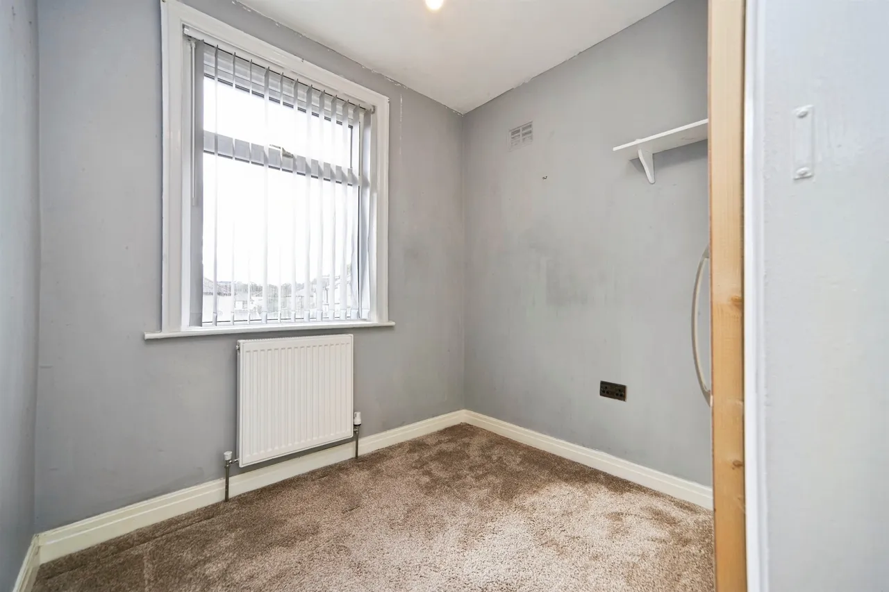 Grange Crescent, Riddlesden, Keighley, photo 11