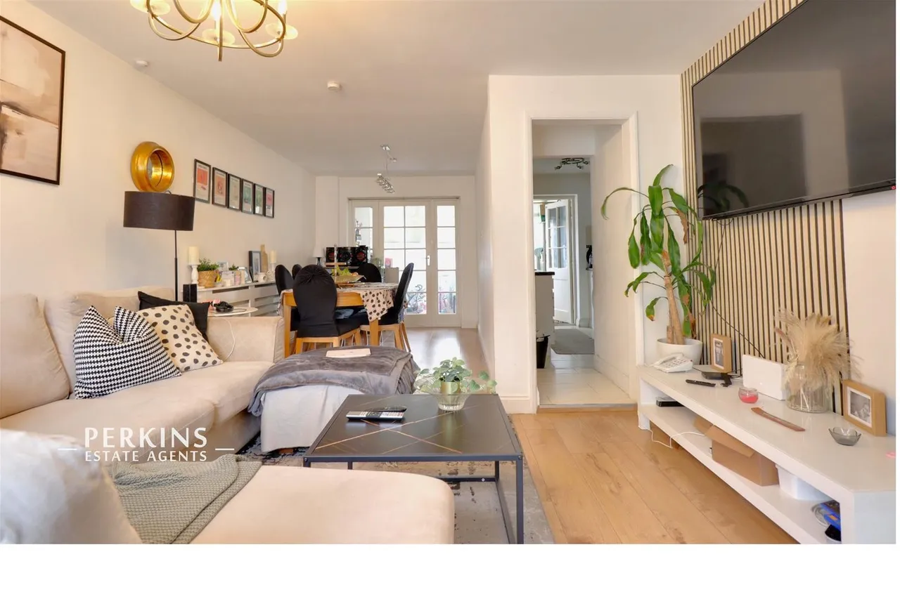 3 bed house for sale, Barbican Road, Greenford, UB6