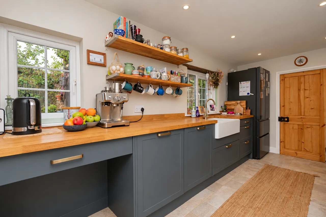The Street, Mersham, TN25, photo 11