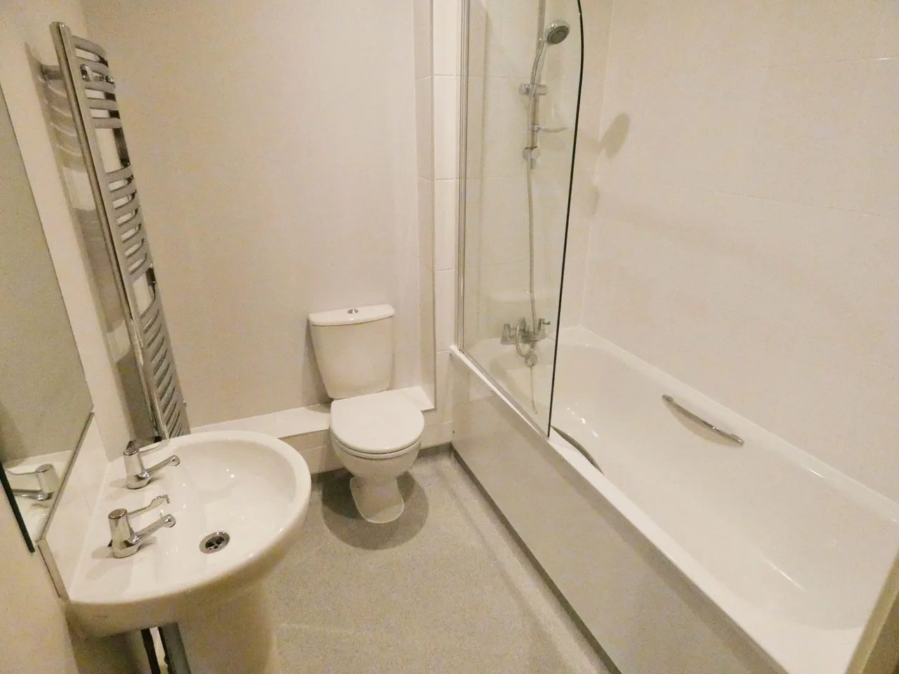 Camp Road, Farnborough, Hampshire, GU14 6GR, photo 5
