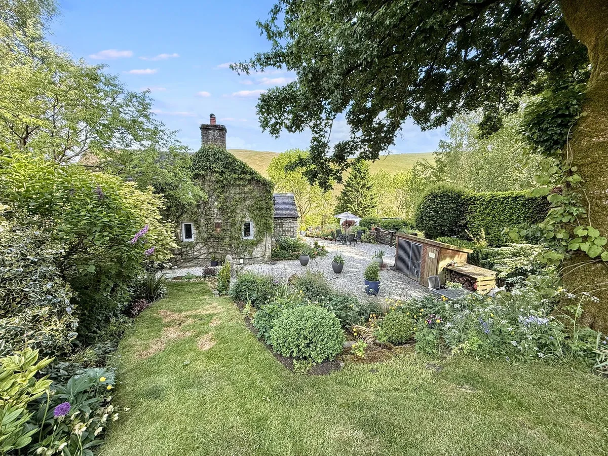 Back of Ecton, Ecton, DE6, photo 18