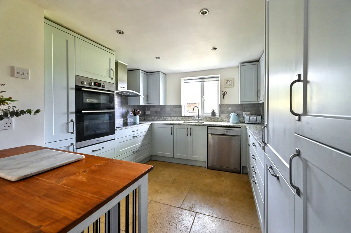 Back of Ecton, Ecton, DE6, photo 5