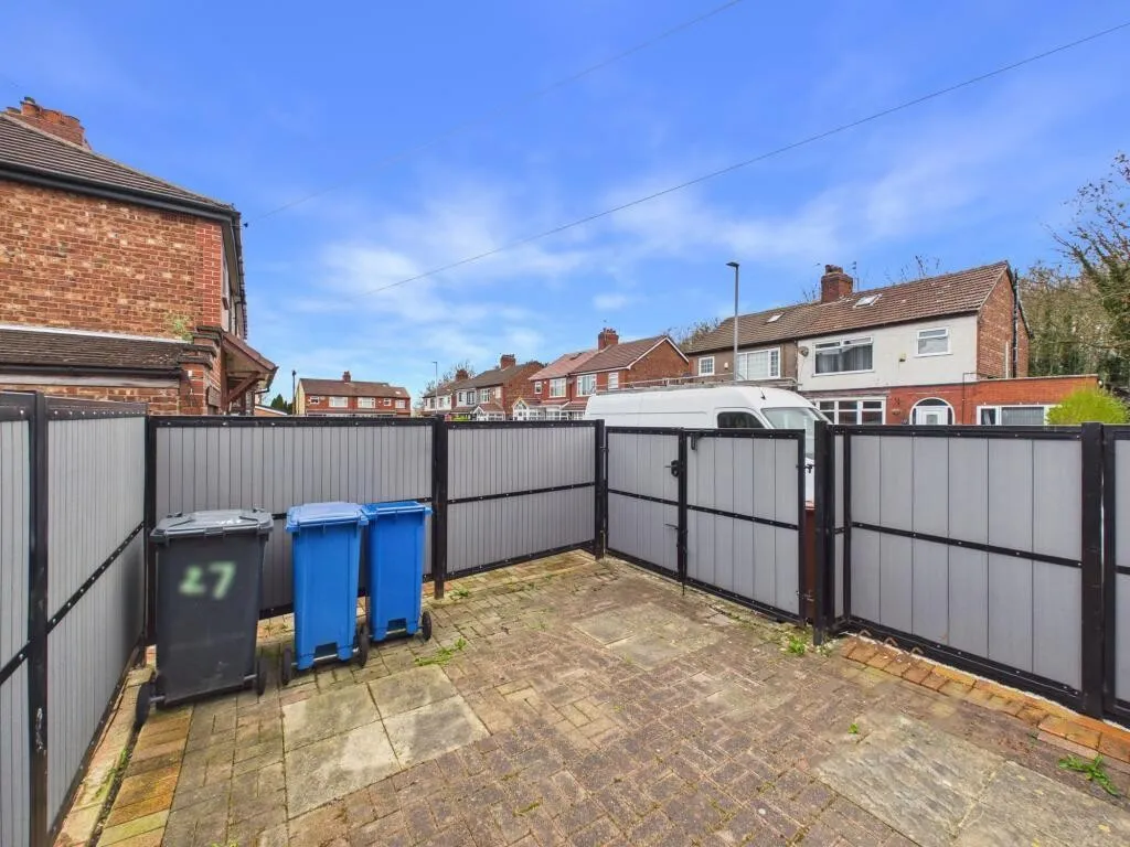 Corringham Road, Manchester, M19, photo 8