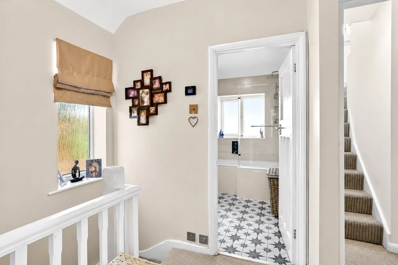 Ashenden Road, Guildford, GU2, photo 22