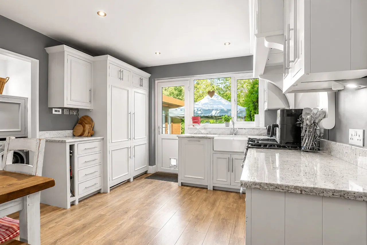 Ashenden Road, Guildford, GU2, photo 18