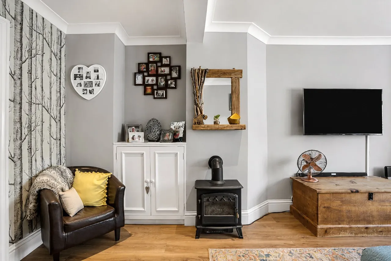 Ashenden Road, Guildford, GU2, photo 14