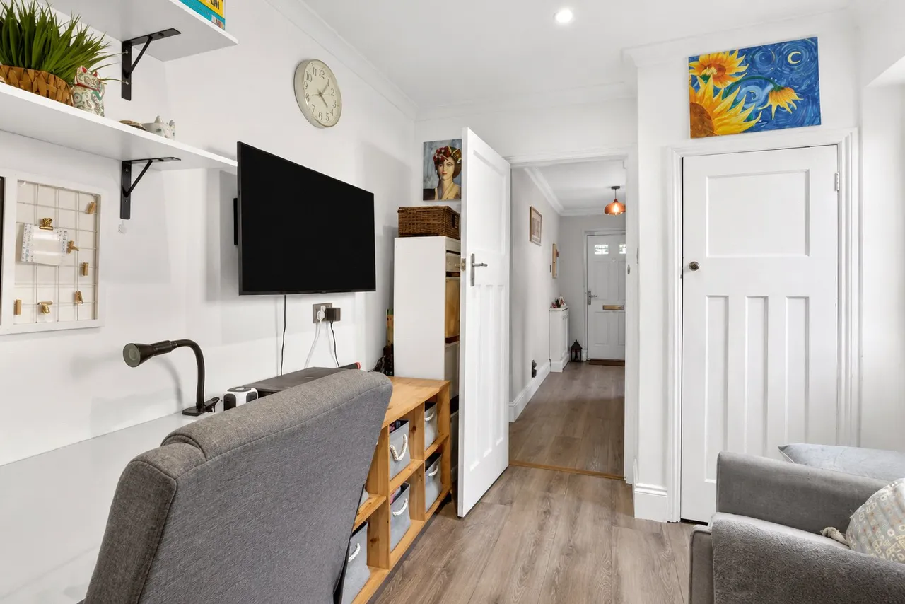 Ashenden Road, Guildford, GU2, photo 19