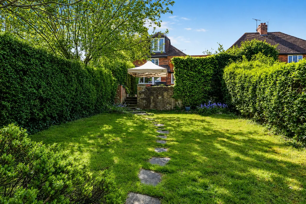 Ashenden Road, Guildford, GU2, photo 30