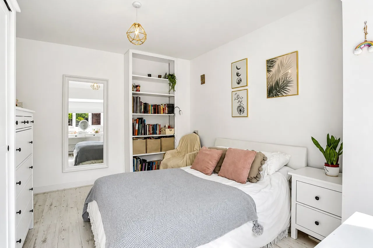 Ashenden Road, Guildford, GU2, photo 24