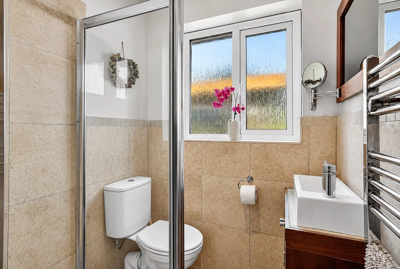 Ashenden Road, Guildford, GU2, photo 5