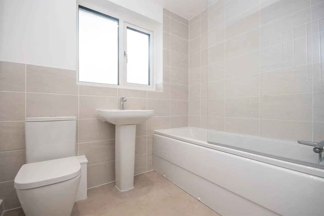 Eyam Close, Kettering, NN14, photo 10