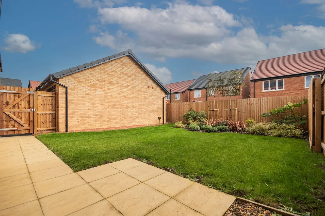 Eyam Close, Kettering, NN14, photo 12