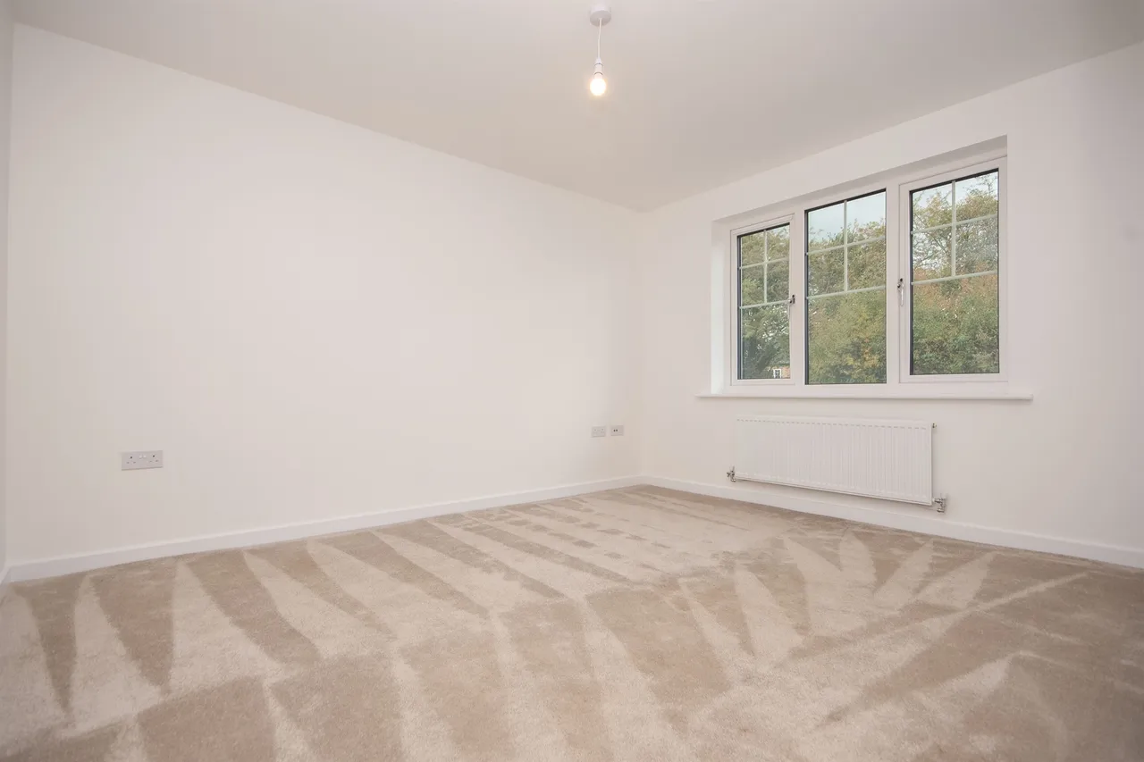 Eyam Close, Kettering, NN14, photo 3