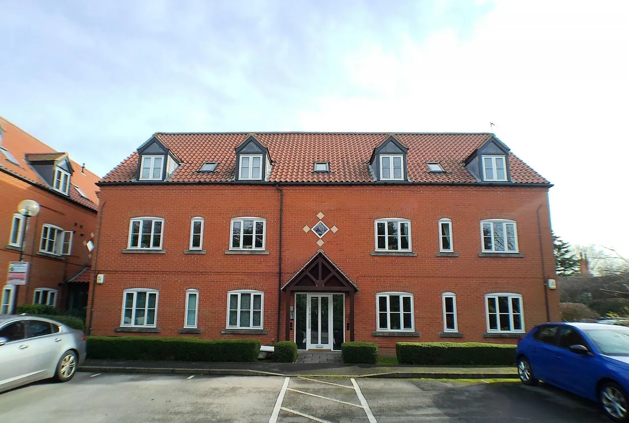 2 bed flat for sale, Long Acre, Bingham, NG13